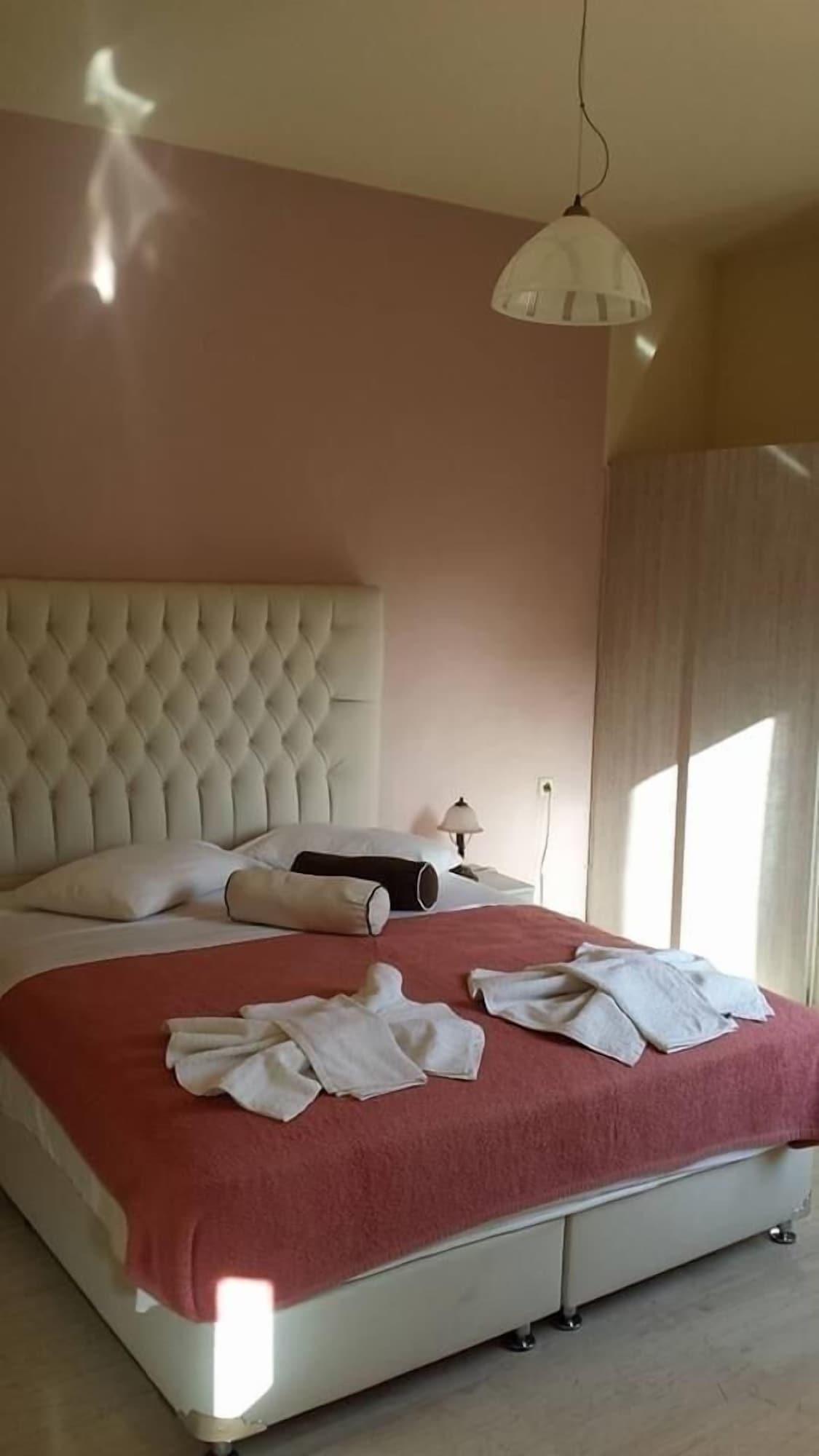 Labyrinth Hotel Jeorjúpoli Kültér fotó