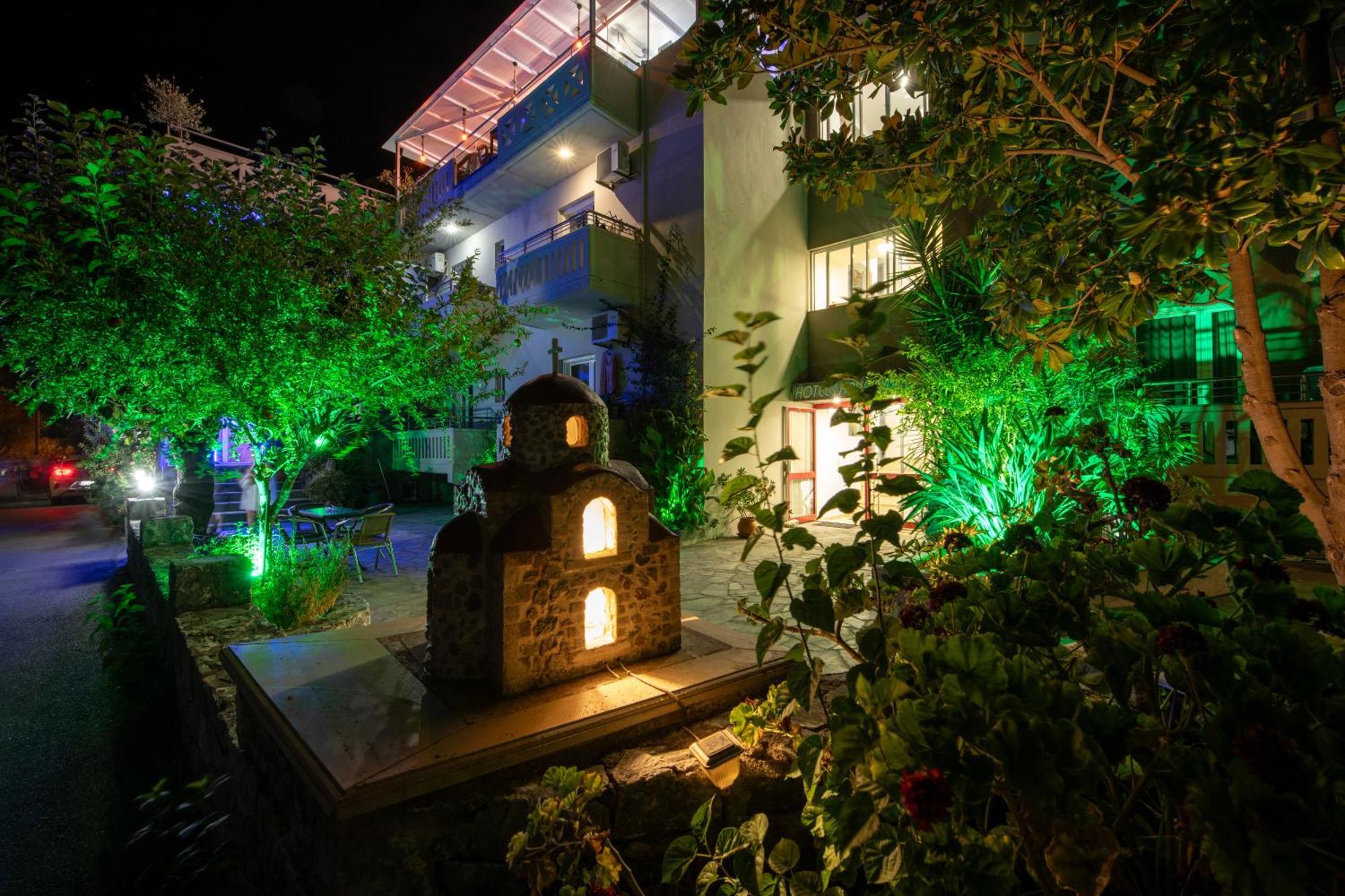 Labyrinth Hotel Jeorjúpoli Kültér fotó
